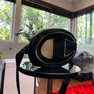 Champion Cross Body Bag